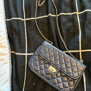 Chic Quilted Navy Crossbody Bag with Chain Strap
